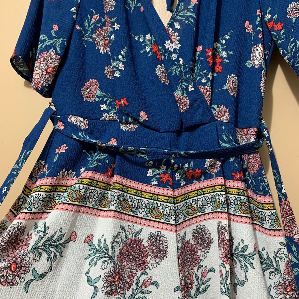 Romper - Picture 2 of 4